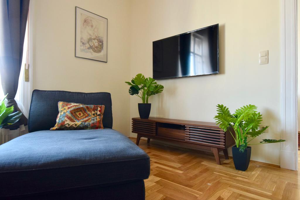 Luxury Apartment By Hi5 - Kiraly Street Suite Boedapest Buitenkant foto