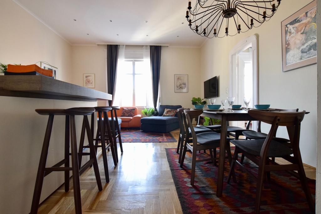 Luxury Apartment By Hi5 - Kiraly Street Suite Boedapest Buitenkant foto