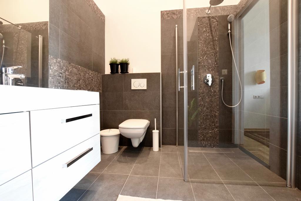 Luxury Apartment By Hi5 - Kiraly Street Suite Boedapest Buitenkant foto